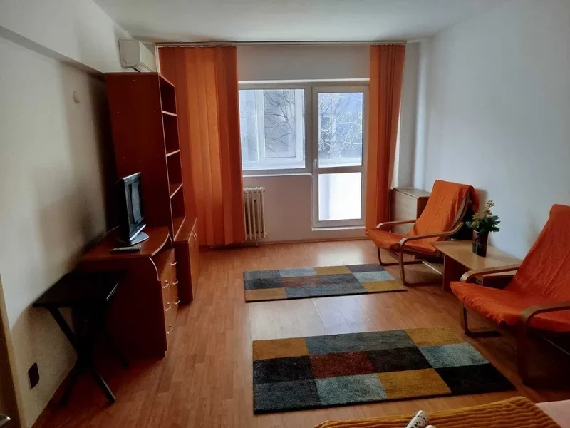 Garsoniera de inchiriat – disponibila imediat Piata Victoriei